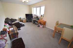 ** UNDER OFFER WITH MAWSON COLLINS ** Mont Clare Flats, Sohier Road